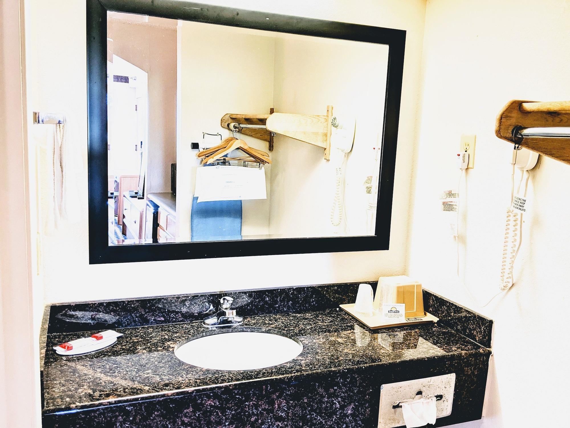 Quality Inn & Suites Decatur Priceville I-65 Экстерьер фото
